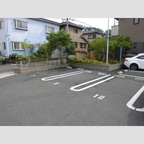 駐車場 (駐車場)