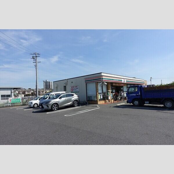 現地周辺 (コンビニエンスストア)