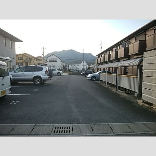 駐車場 (駐車場)