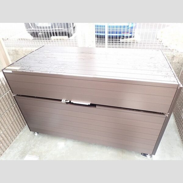 現地周辺 (ゴミ庫)