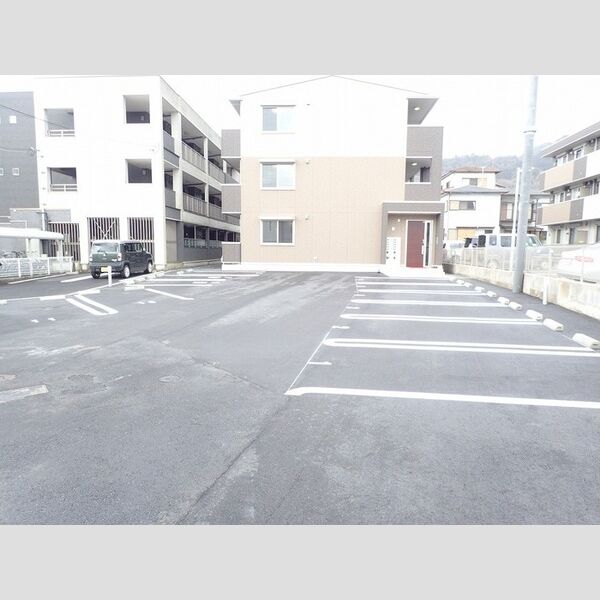 駐車場 (駐車場)