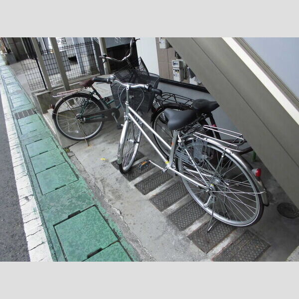 現地周辺 (駐輪スペース)