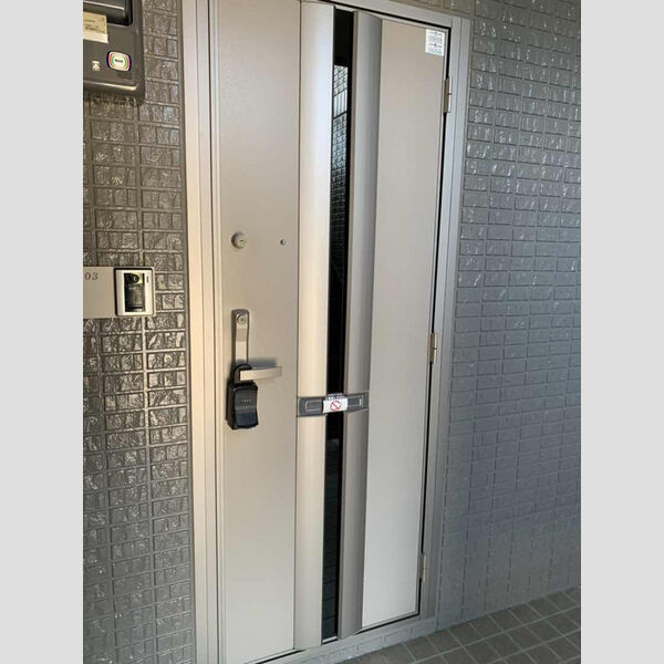 エントランス (エントランス)