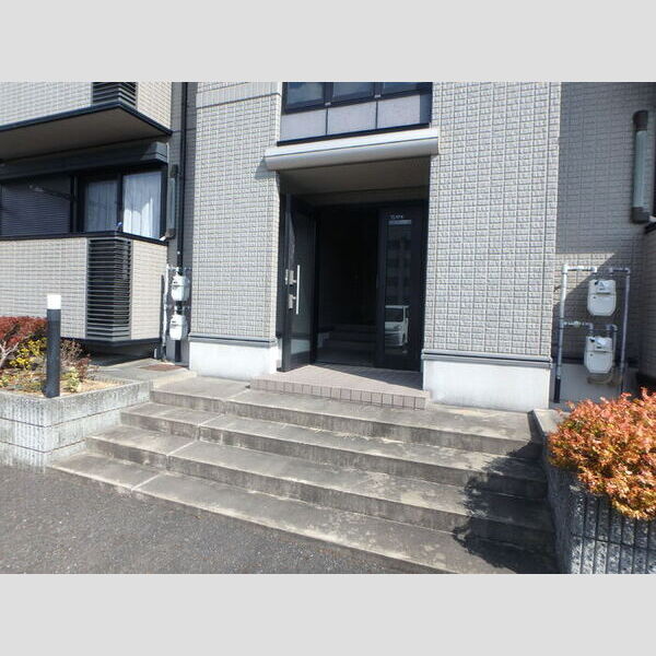 エントランス (建物入り口)