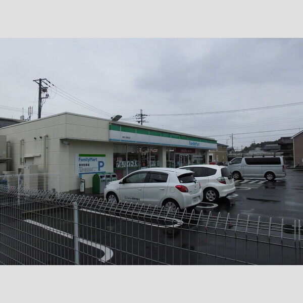 現地周辺 (ファミリーマート)