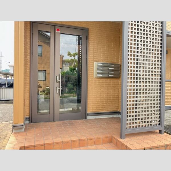 エントランス (エントランス)