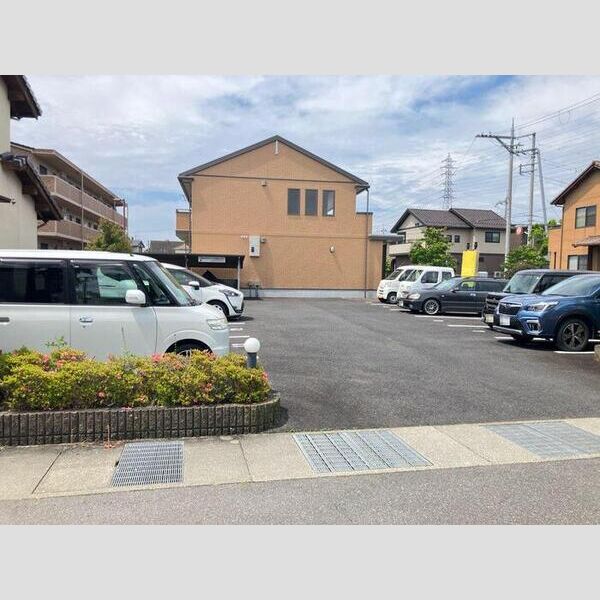 駐車場 (駐車場)