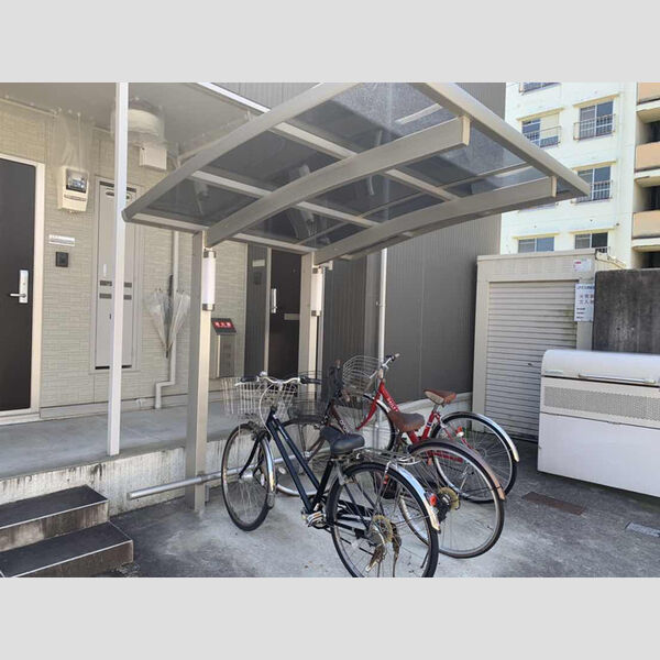 現地周辺 (駐輪場)