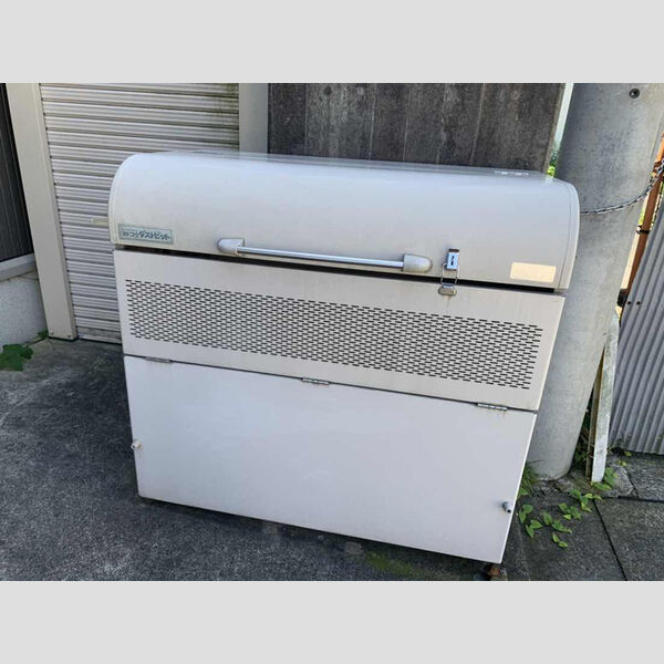 現地周辺 (ごみ置き場)