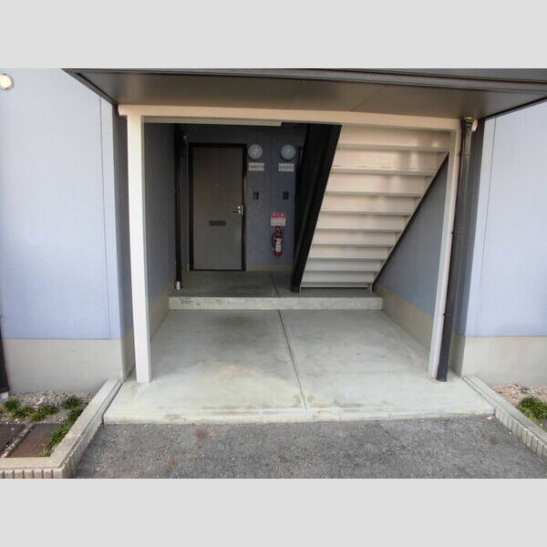 エントランス (エントランス)