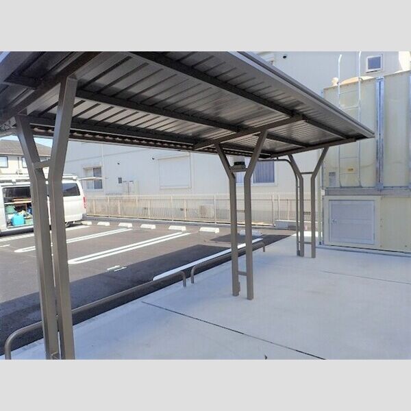 現地周辺 (駐輪場)