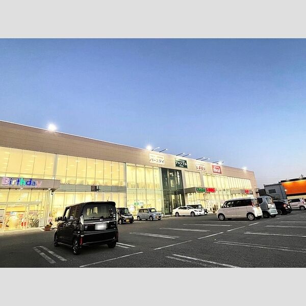 現地周辺 (しまむら)