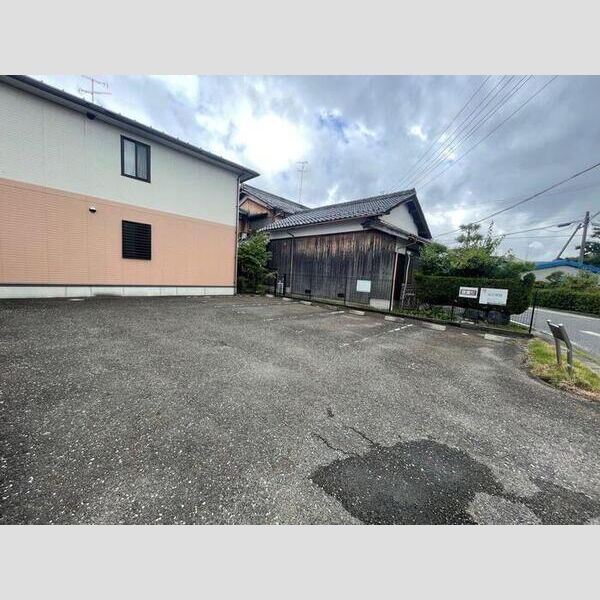 駐車場 (駐車場)