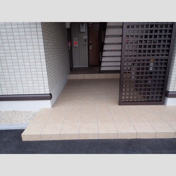 エントランス (エントランス)