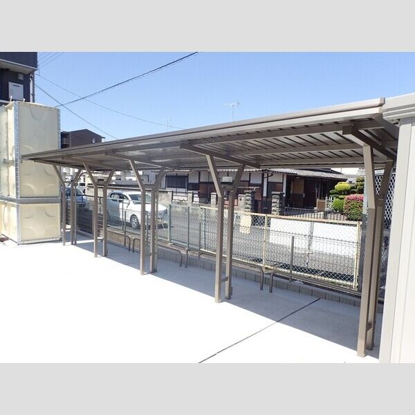 現地周辺 (駐輪場)