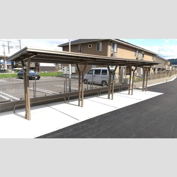 現地周辺 (駐輪場)