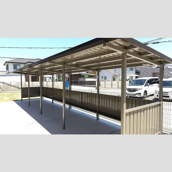 現地周辺 (駐輪場)