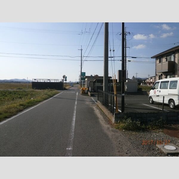 現地周辺 (前面道路)