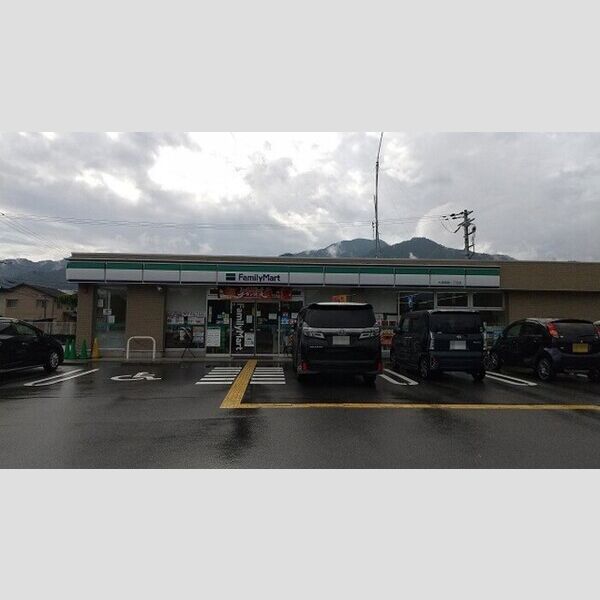 現地周辺 (ファミリーマート大津唐崎一丁目店　715m)