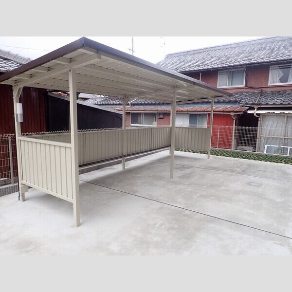 現地周辺 (駐輪場)