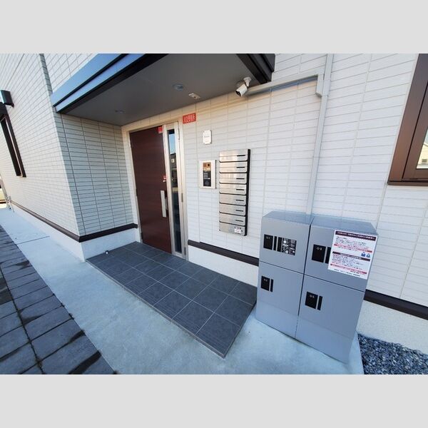 エントランス (エントランス)