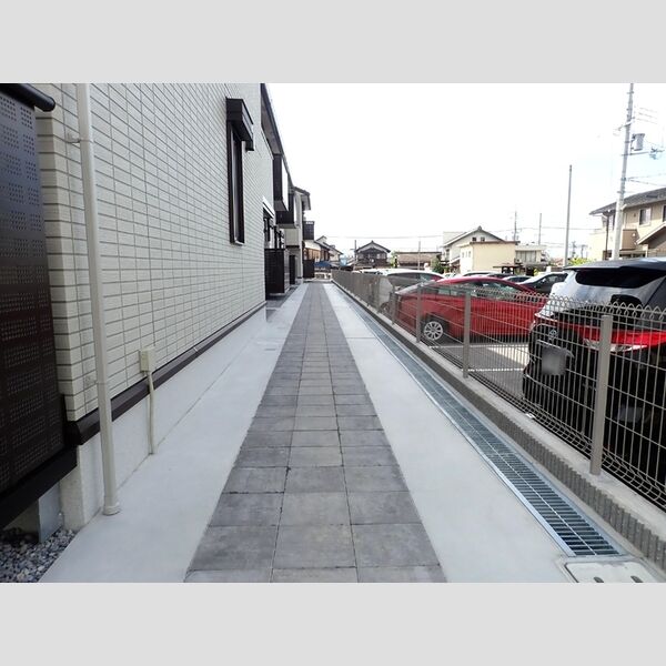 駐車場 (アプローチ)