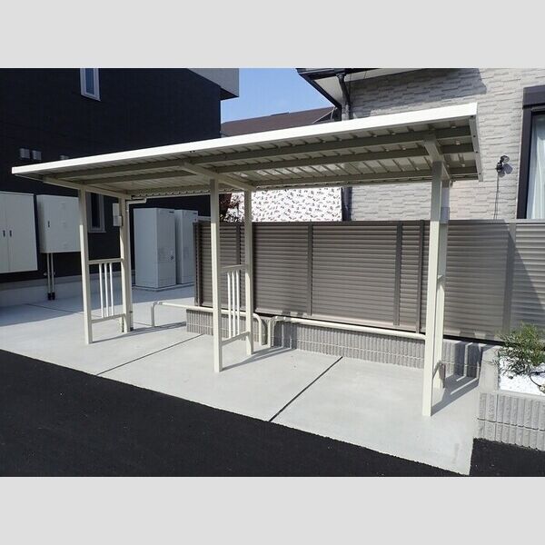 現地周辺 (駐輪場)