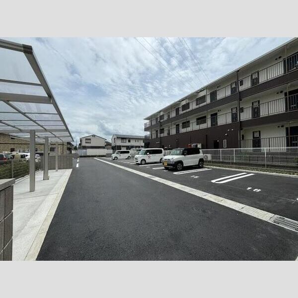 駐車場 (駐車場)