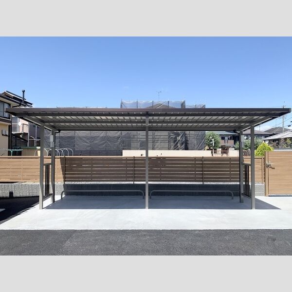 現地周辺 (駐輪場)