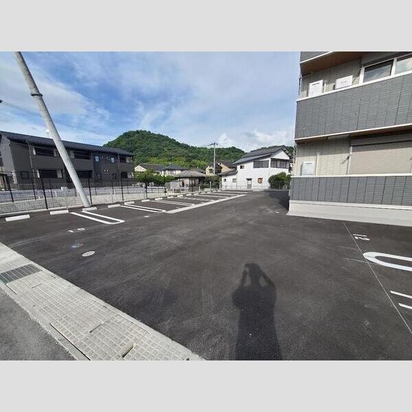 駐車場 (駐車場)