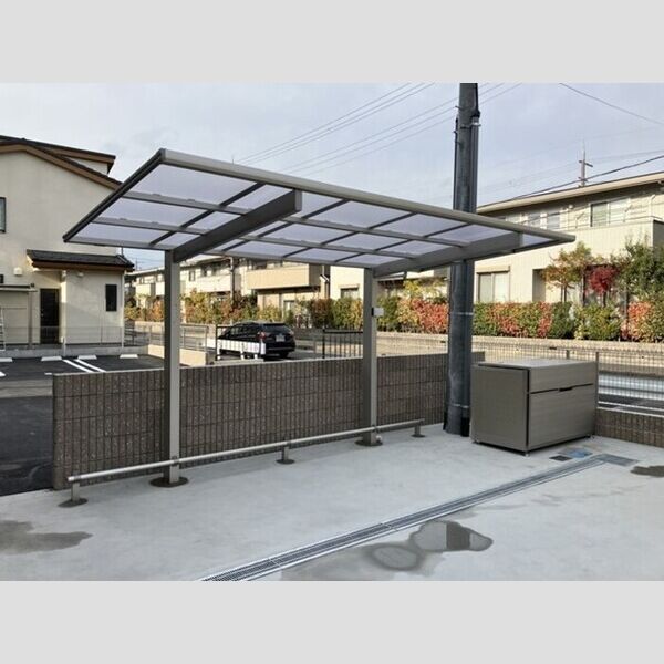 現地周辺 (駐輪場)