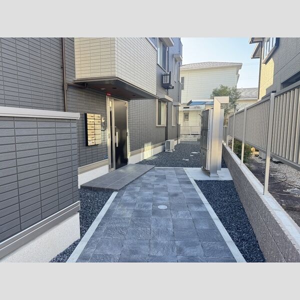 エントランス (エントランス)