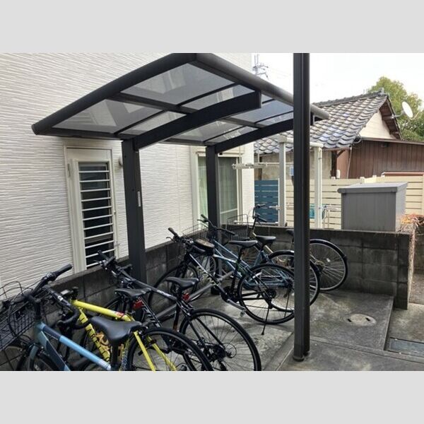 現地周辺 (駐輪場)