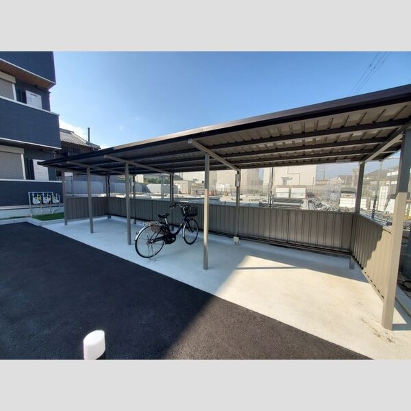 エントランス (駐輪場)