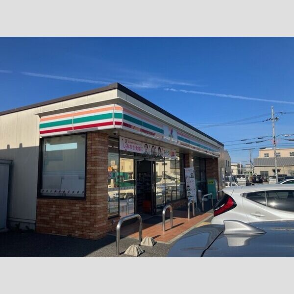 現地周辺 (セブンイレブン栗東宅屋店　667m)