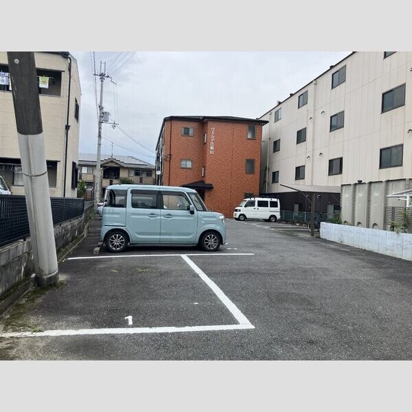 駐車場 (駐車場)