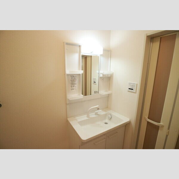 洗面所 (洗髪洗面化粧台)