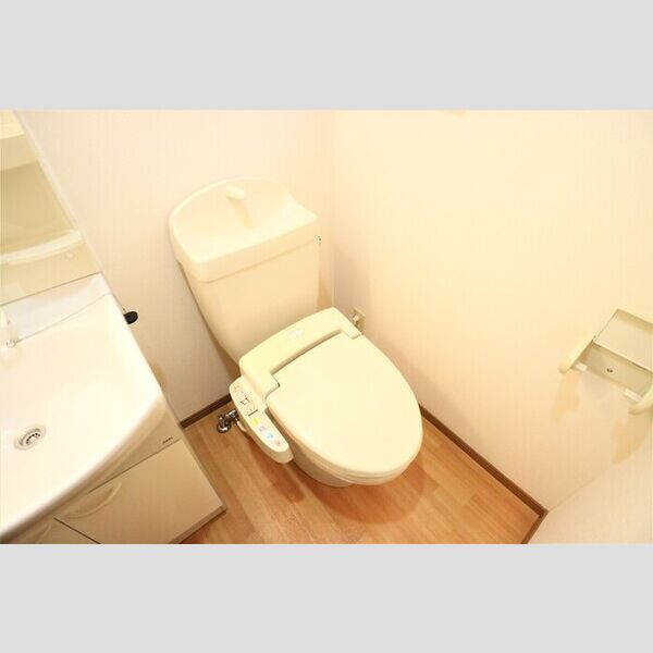 トイレ (温水洗浄暖房便座)