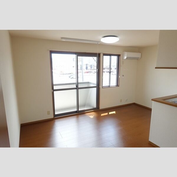 居室・リビング (リビング・室内物干し・LED照明・エアコン)