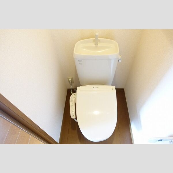 トイレ (温水洗浄暖房便座トイレ)