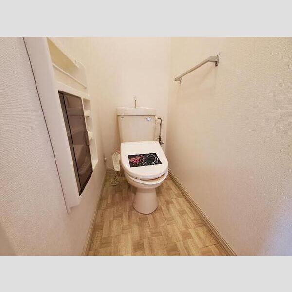 トイレ (トイレ)