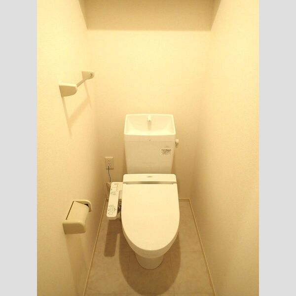 トイレ (トイレ)