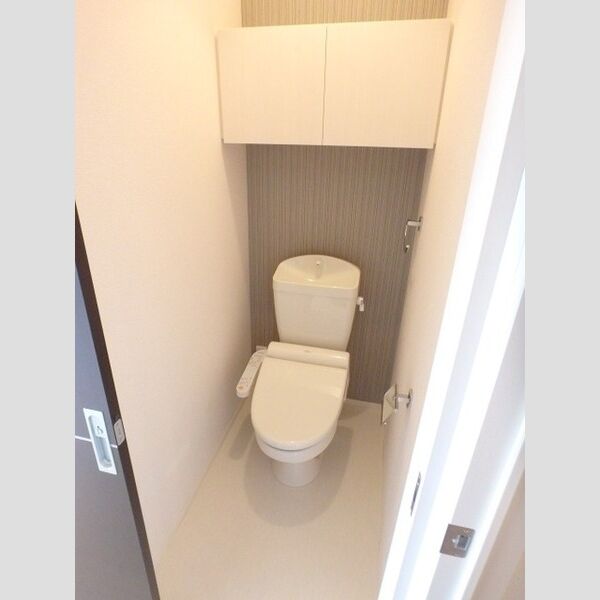 トイレ (温水洗浄暖房便座)