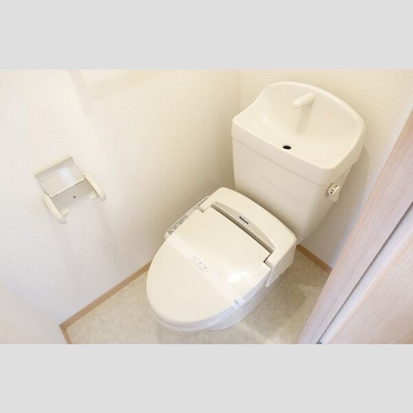 トイレ (温水洗浄暖房便座)