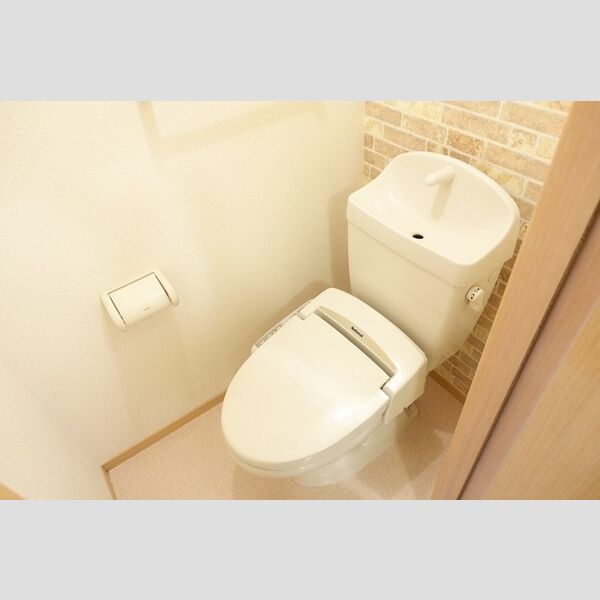トイレ (温水洗浄暖房便座)