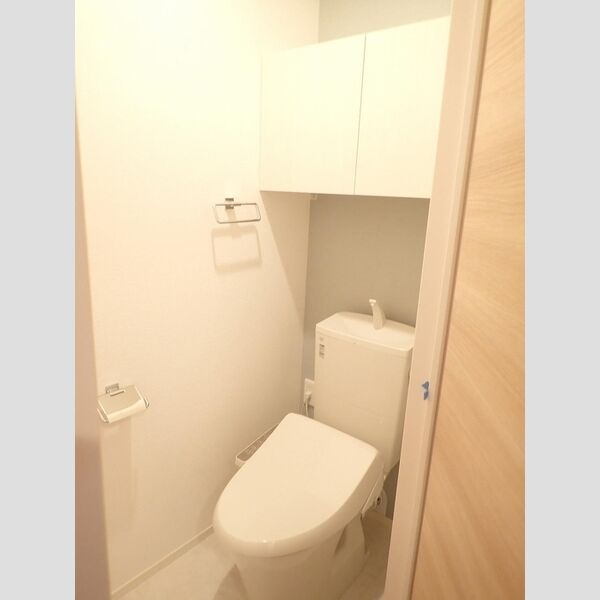 トイレ (温水洗浄暖房便座)