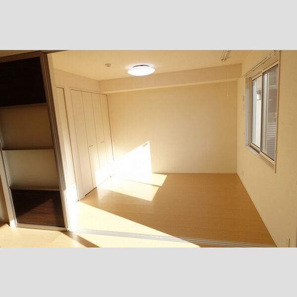 その他 (洋室(室内物干し・居室照明有り))