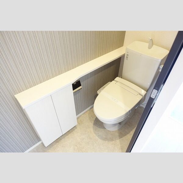 トイレ (温水洗浄暖房便座)