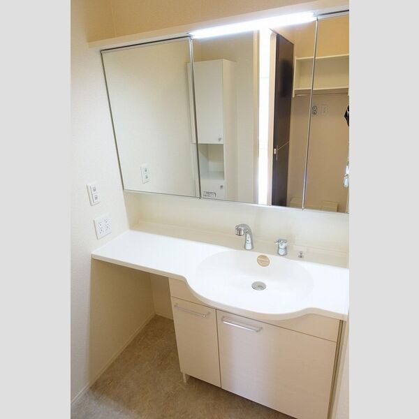 洗面所 (洗髪洗面化粧台)