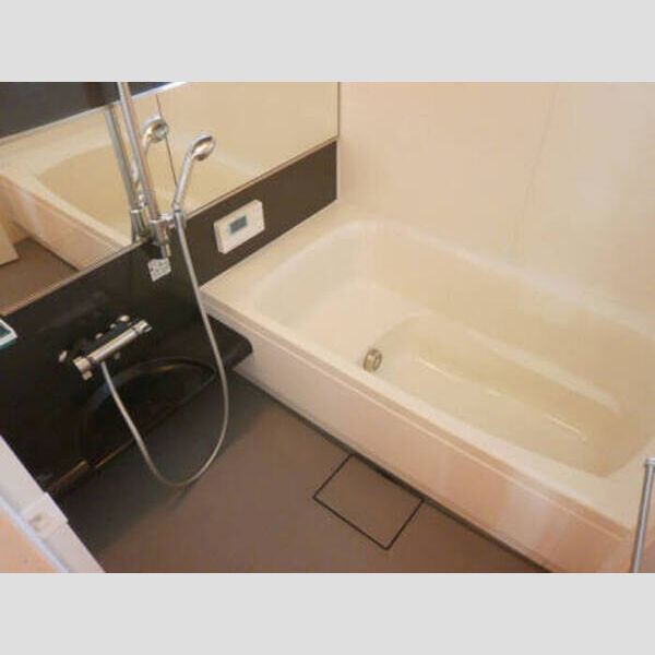 バス (浴室は一坪風呂です☆)